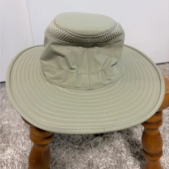 Tilley Airflo Hat in khaki, size 7 (small), EUC - Picture 2 of 8
